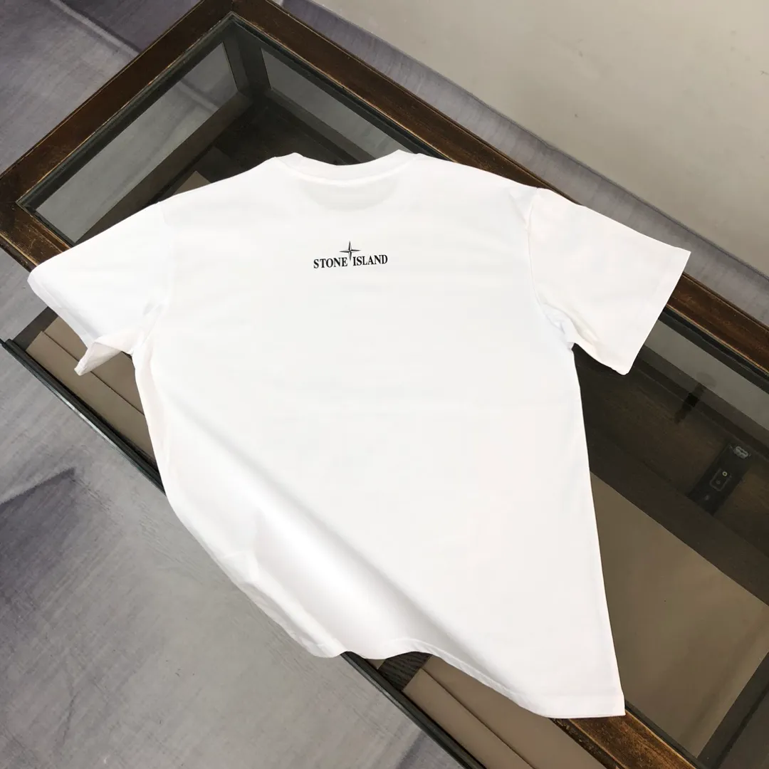 P180 Stone Island Stone Island 2025 latest T-shirt, couple style ~ Original order, stylish and casual short T-shirt, specially made of customized cotton fabric ~ Cotton T-shirt ~ Pre-washed to prevent deformation and shrinkage problem, more comfortable and breathable on the body ~ All available from stock ~ Unique design style, trendy must-have item, complete with three standards 👍 Color: black/white Size: S M L XL (larger version, please indicate your height and weight when placing an order)